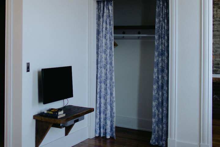 Room 46 of 92