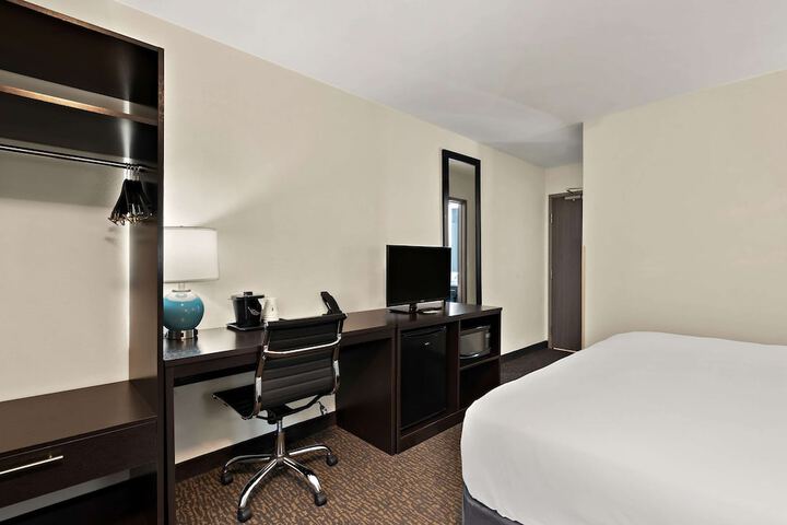 Room 58 of 77
