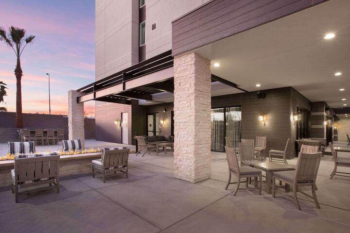 Terrace/Patio 46 of 47