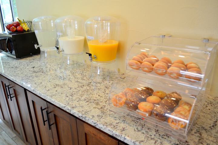Breakfast/Coffee Service 50 of 51