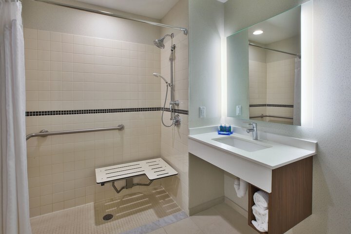 Holiday Inn Express Hotel & Suites Rochester - Victor by IHG