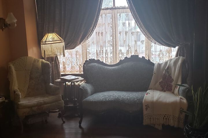 Lounge 76 of 76