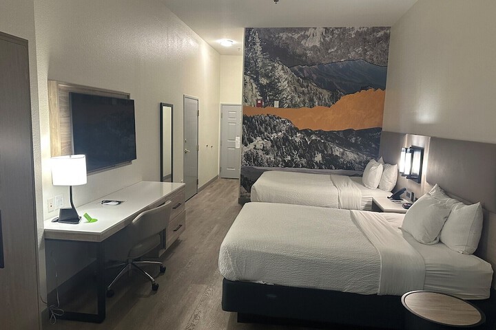 Room 43 of 76