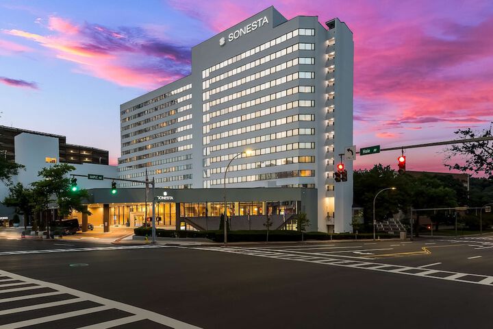 Hotel 2 of 63