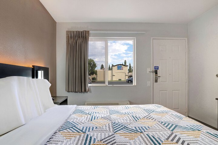 Room 14 of 27