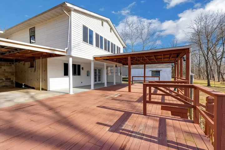 Waterfront Retreat at Rockaway With Fishing Dock 3 Bedroom Home by Redawning