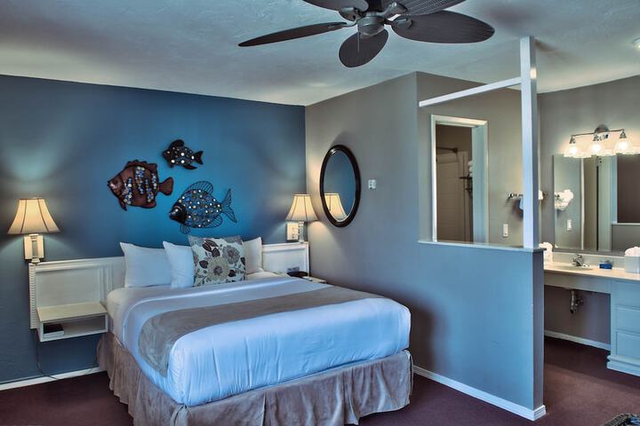 Lovers Point Inn