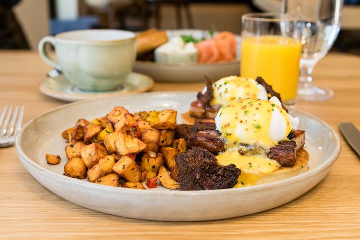 Breakfast/Coffee Service 77 of 100