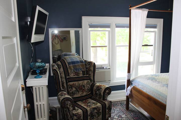 Room 26 of 61