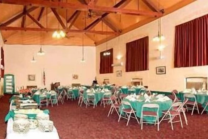 Ballroom/Hall 11 of 11