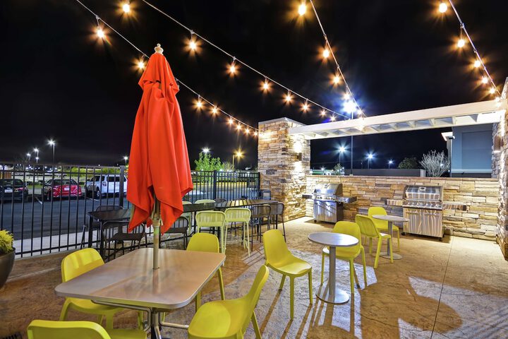 Terrace/Patio 44 of 45