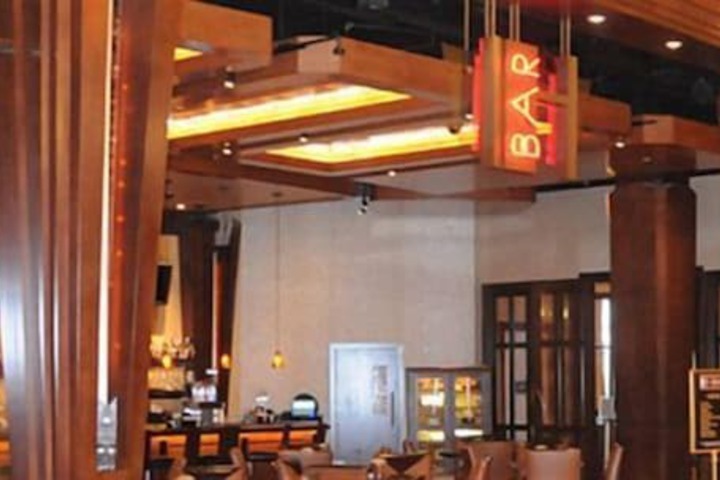 Hollywood Casino & Hotel