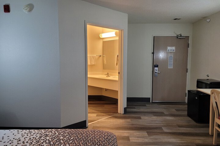 Modern Stay 39 Lakeview by OYO Minonk Garden