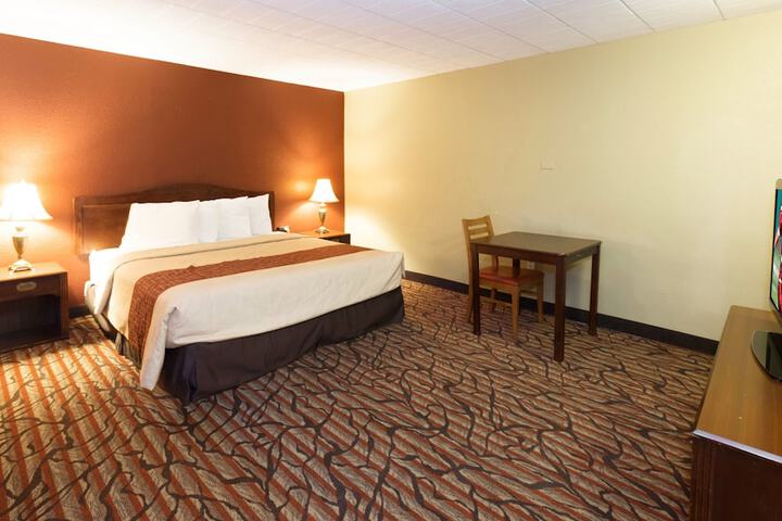 Room 10 of 13
