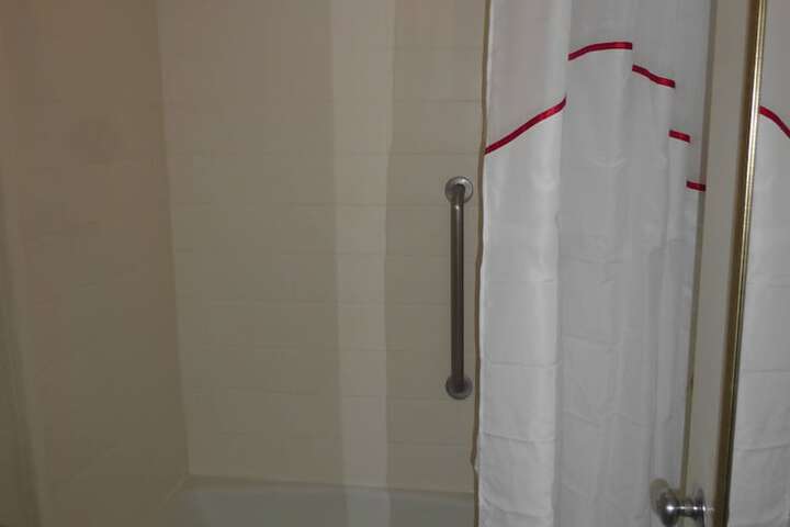 Room 16 of 28