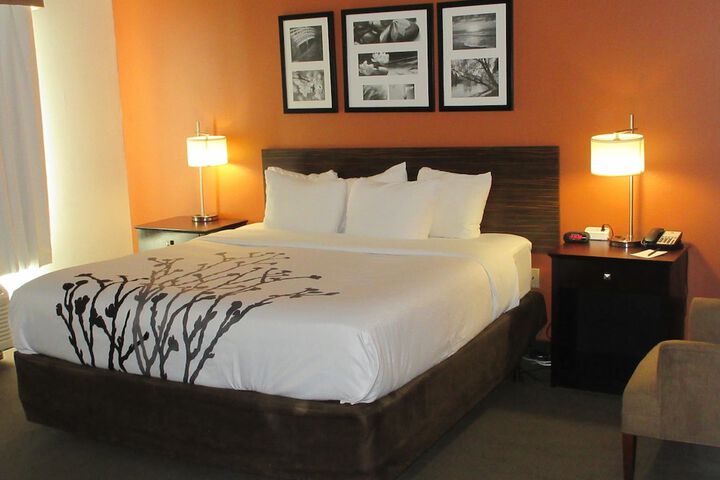 Room 34 of 63