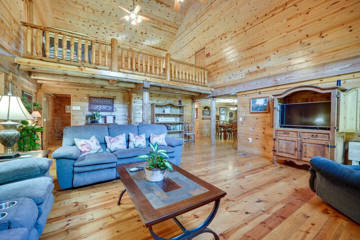 Secluded Broken Bow Cabin w / Fire Pit and Deck!