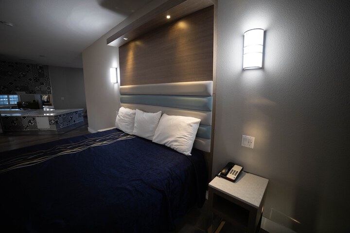 Room 19 of 67