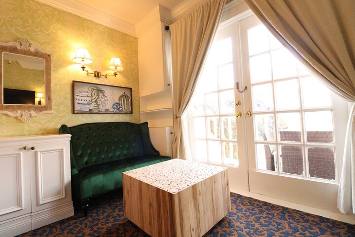 The Riverview Hotel