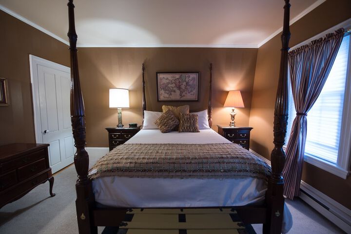 Admiral Peary Inn Bed & Breakfast