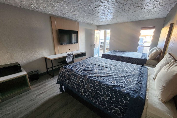 Room 9 of 17