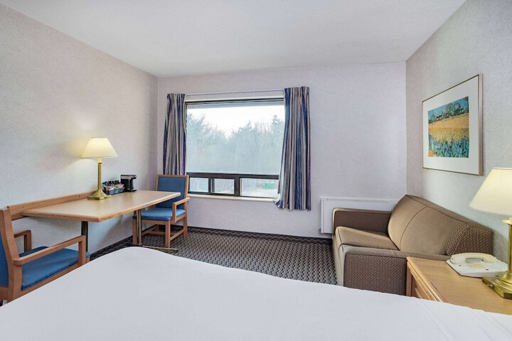 Travelodge by Wyndham Bridgewater