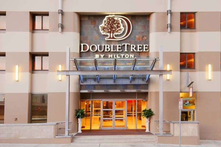 Hotel 5 of 84