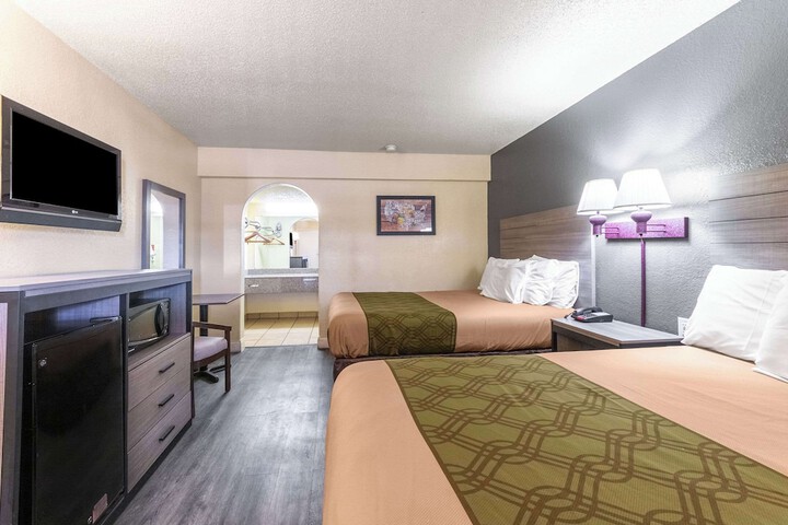 Room 18 of 32