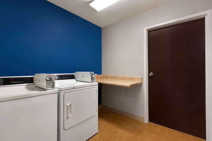 Room 9 of 15
