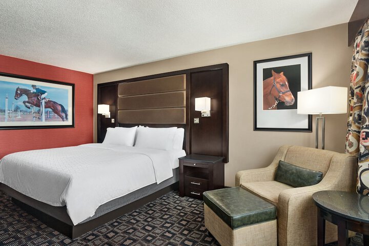 Room 32 of 84