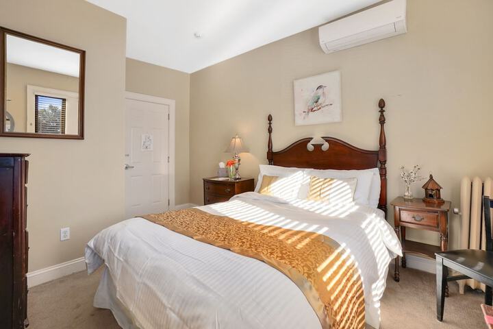 Room 28 of 43