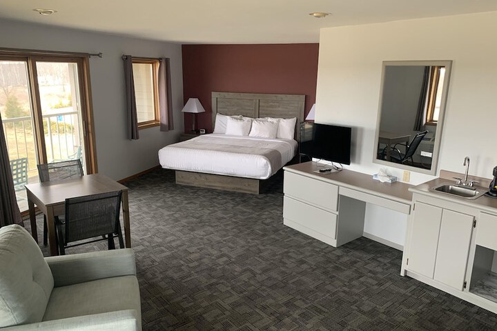 Room 7 of 14