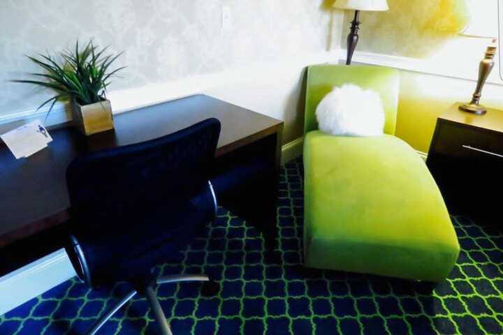 Room 8 of 16