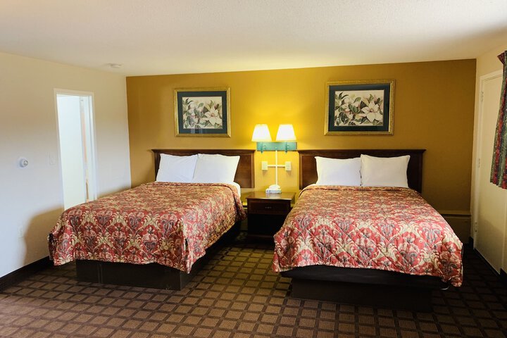 Room 25 of 39