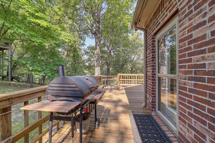 Boat Dock & Fire Pit: Lakefront Paradise in Eucha!