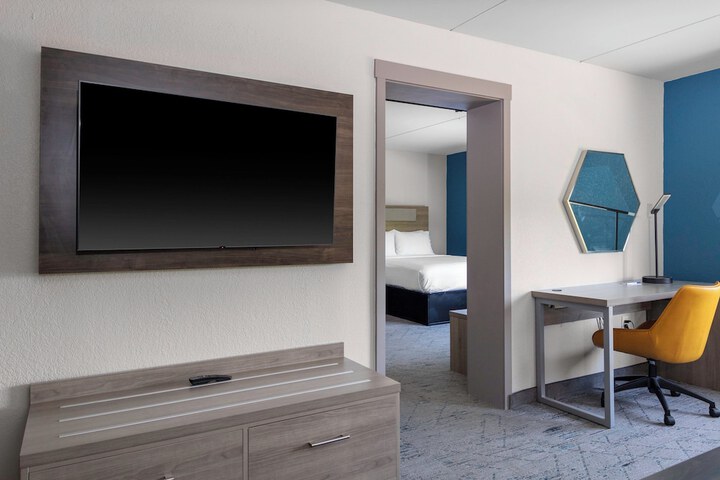 Room 38 of 90