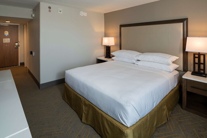 Room 42 of 80