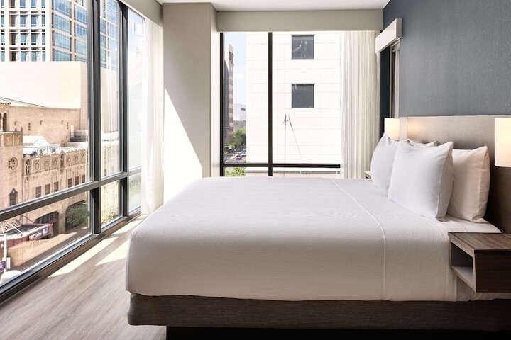 Hyatt Place Phoenix / Downtown