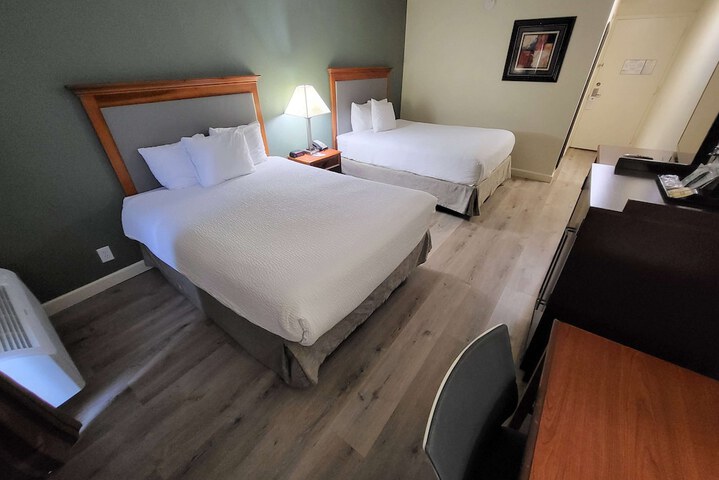Room 42 of 76