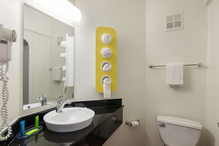 Room 15 of 34