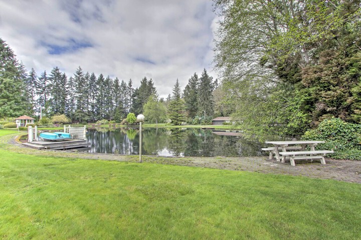 Contemporary Tacoma Cottage w / Deck & Pond!
