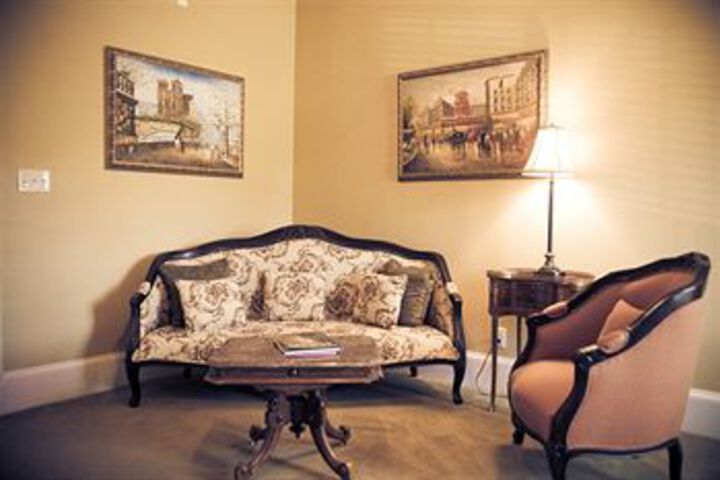 The Glendalia Boutique Hotel & Culinary Studio