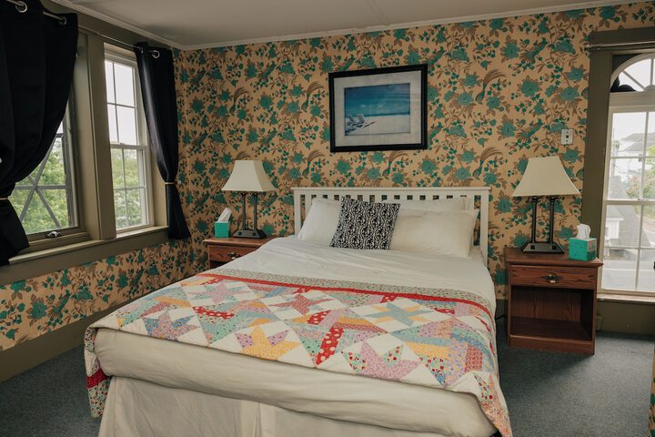 Room 13 of 36