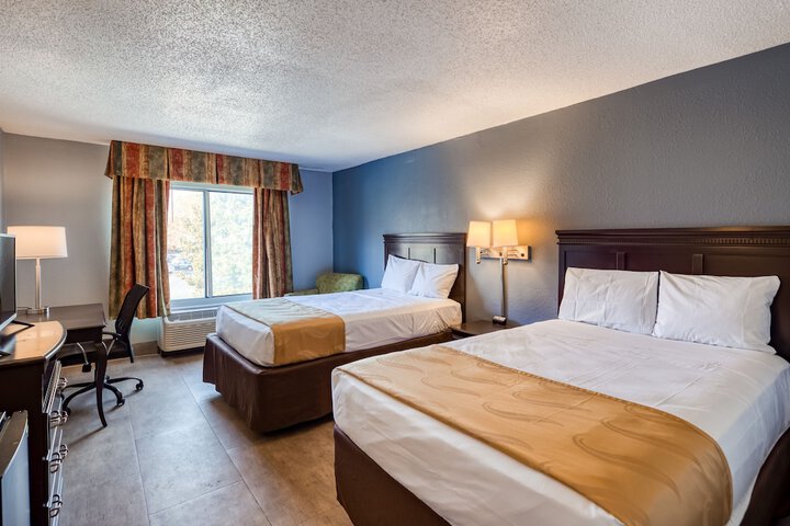 Room 6 of 32