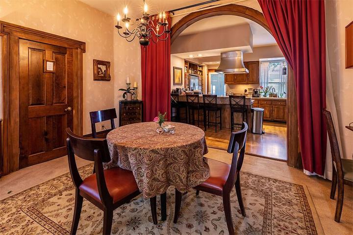 The Mount Vernon Inn