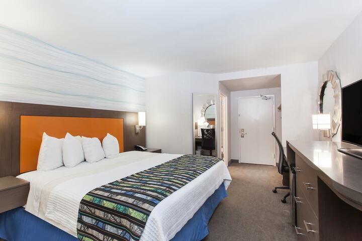 Room 8 of 26