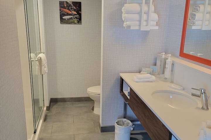 Hampton Inn & Suites Erie Bayfront