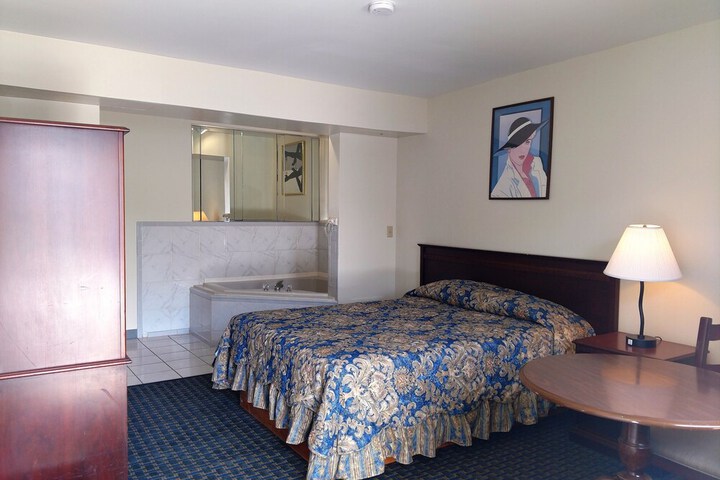 Room 15 of 32