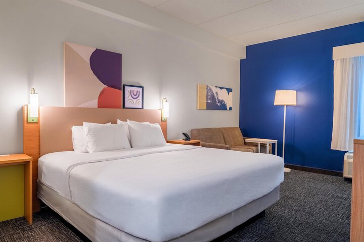 Spark by Hilton Atlanta Kennesaw Town Center