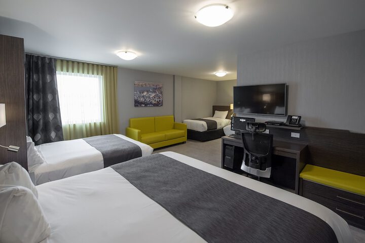 Room 52 of 77